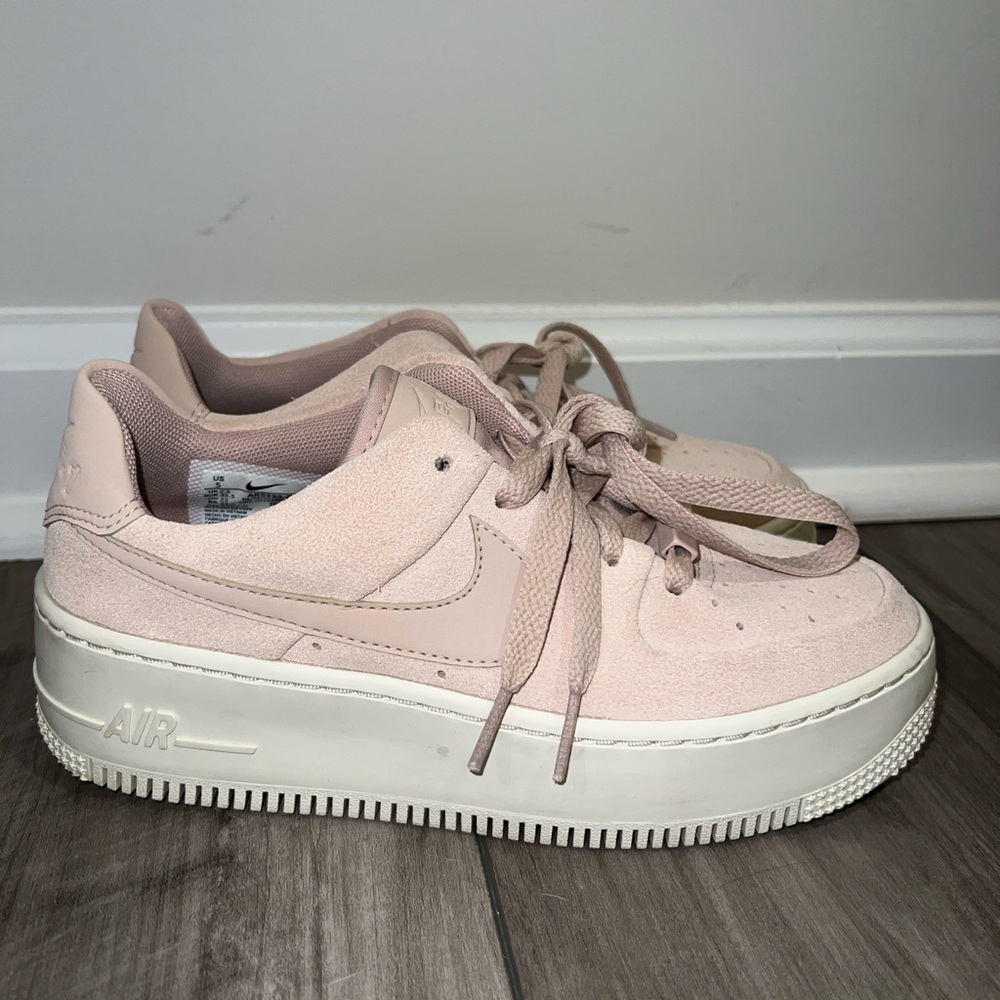 Nike AF1 Women's Blush Sneakers